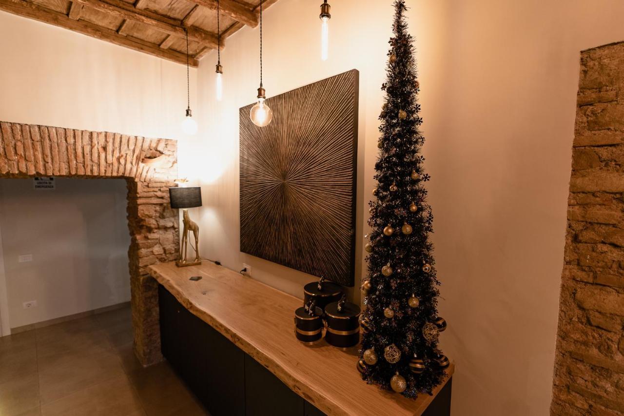 Le Boutique Luxury Rooms Diffused In Historic Center フィウミチーノ エクステリア 写真