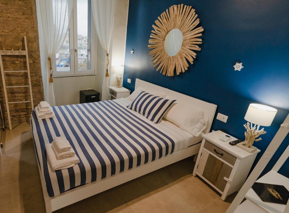 Le Boutique Luxury Rooms Diffused In Historic Center フィウミチーノ エクステリア 写真