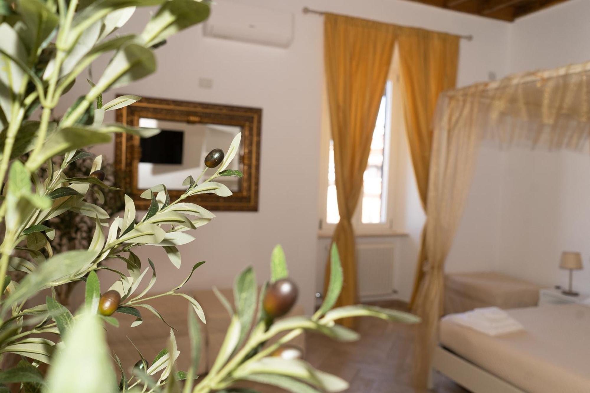 Le Boutique Luxury Rooms Diffused In Historic Center フィウミチーノ エクステリア 写真